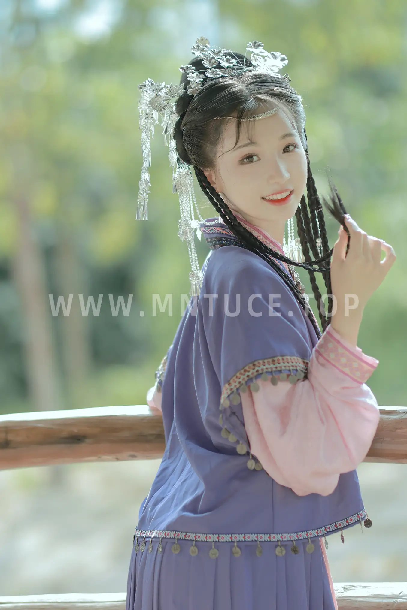 [YITUYU] 2022.09.14 Vol.1947 – Miao girl Rolls and rolls#[22P]-18